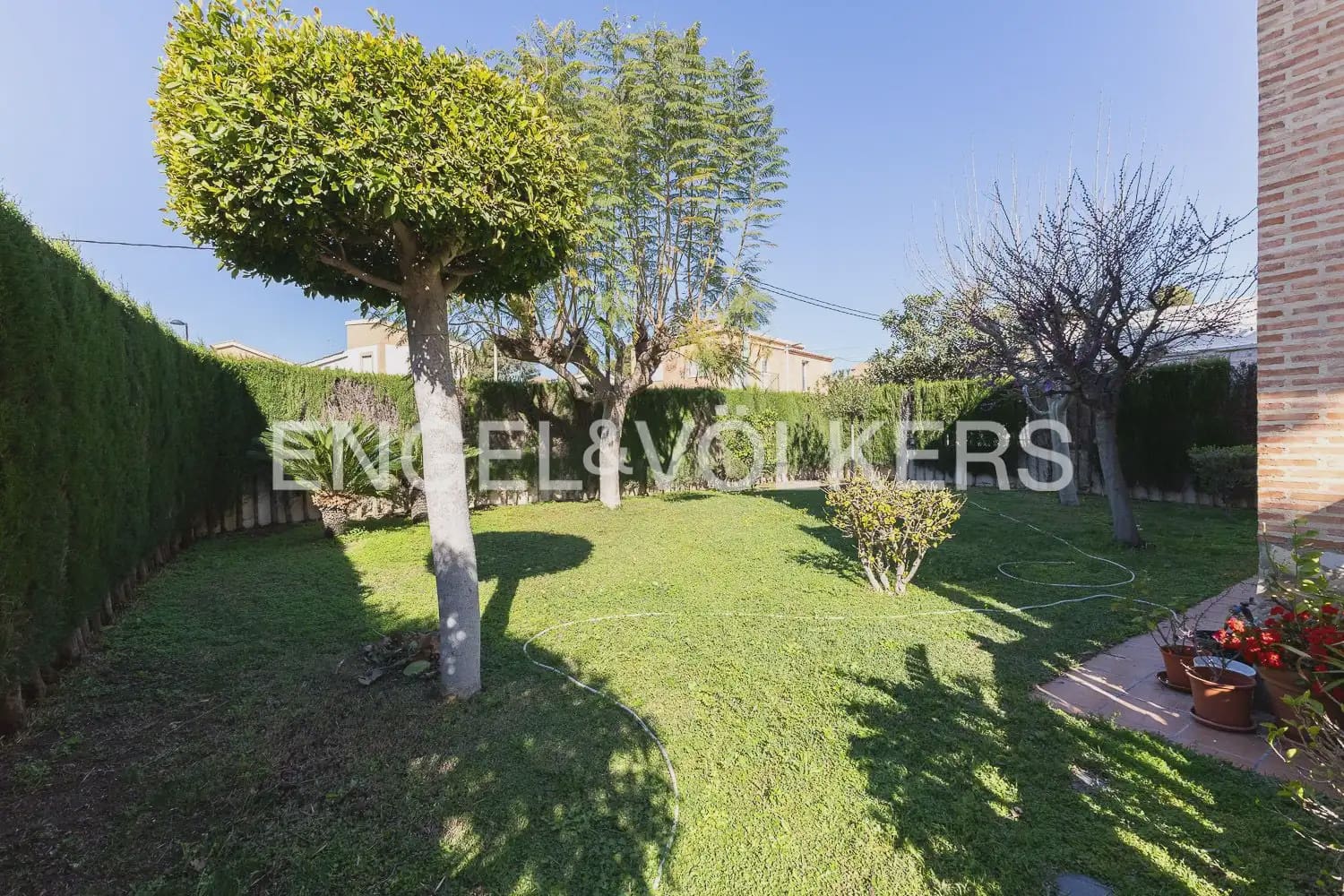 4 bedroom Villa for sale in Torrent with garage - € 659,000 (Ref: 9898209)