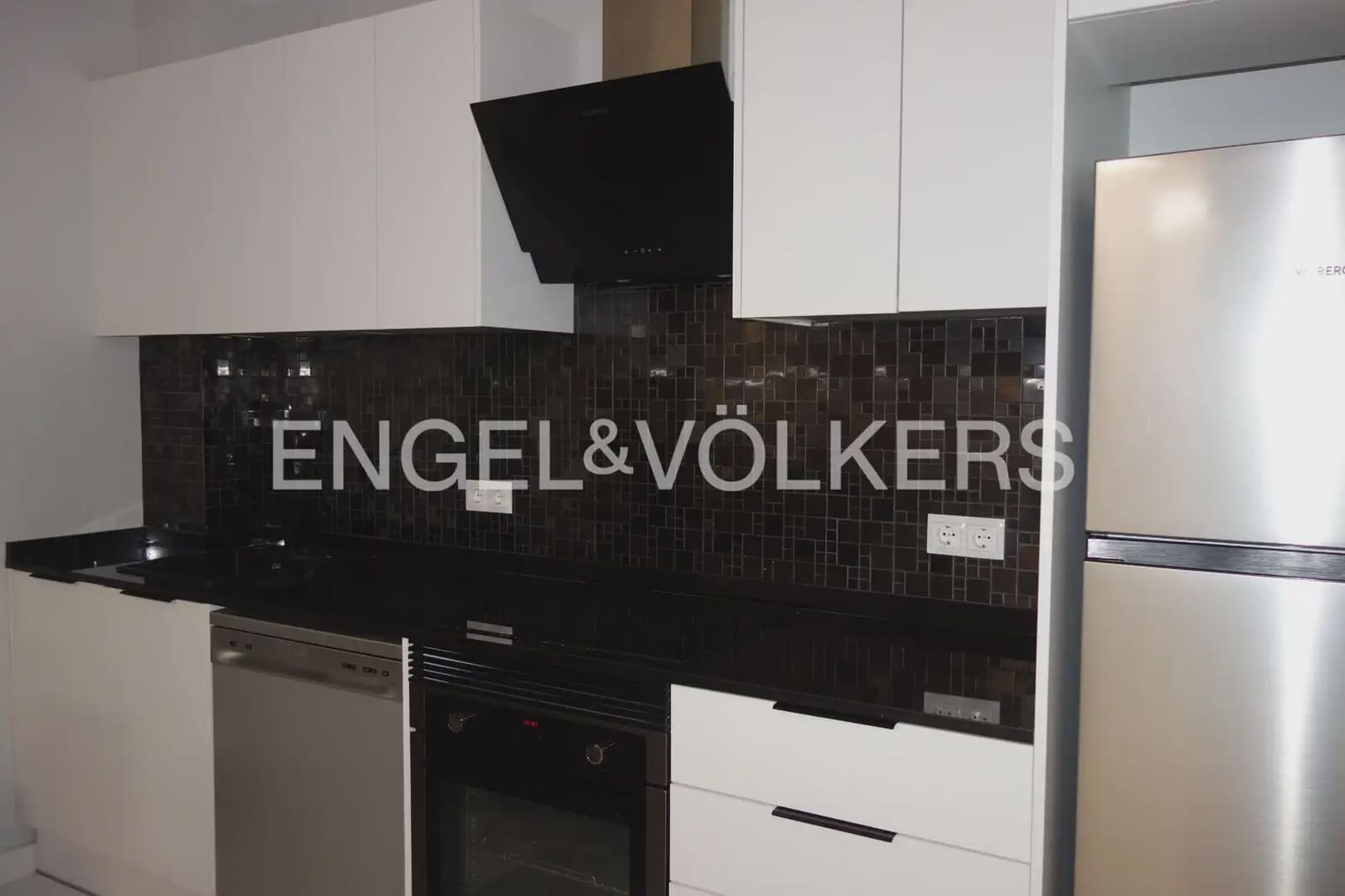 2 quarto Apartamento para arrendar em Valencia cidade - 1 750 € (Ref: 9898211)