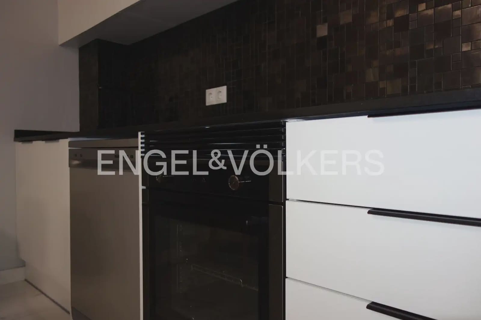 2 quarto Apartamento para arrendar em Valencia cidade - 1 750 € (Ref: 9898211)