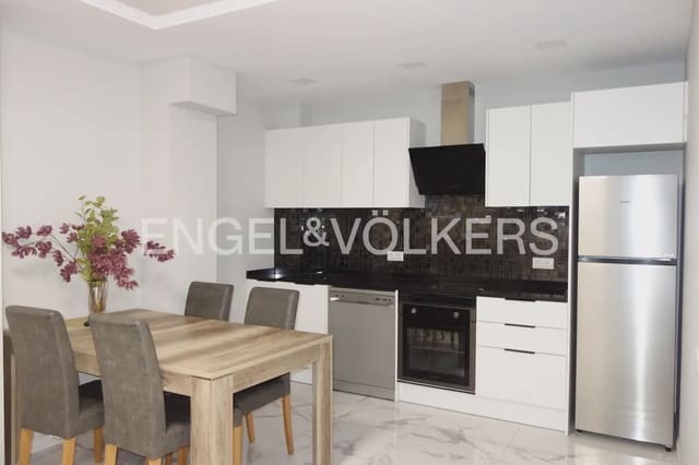 Appartement de 2 chambres à louer à Torrefiel, Valence ville - 1 750 € (Ref: 9898211)