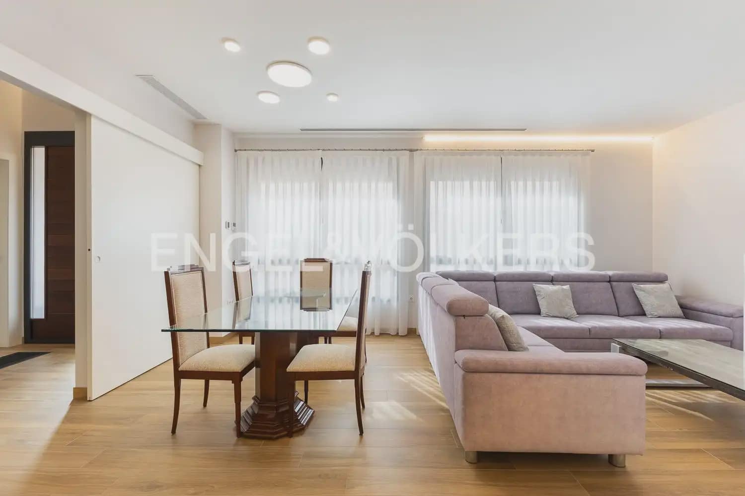 3 bedroom Villa for sale in Benifaio with garage - € 695,000 (Ref: 9898212)