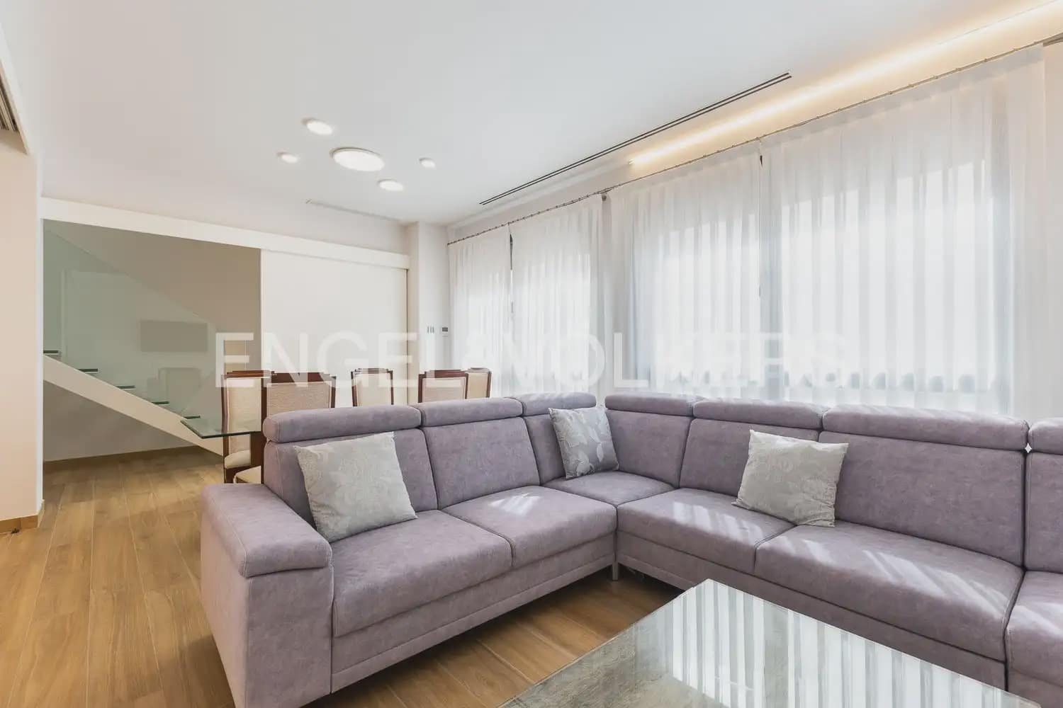 3 bedroom Villa for sale in Benifaio with garage - € 695,000 (Ref: 9898212)