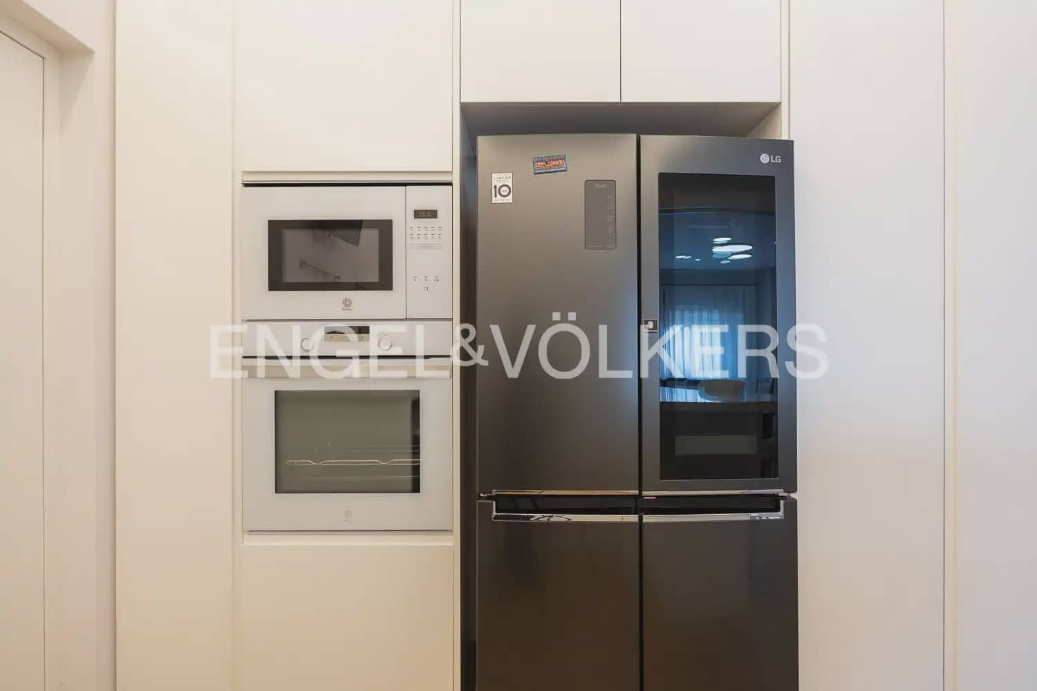 3 bedroom Villa for sale in Benifaio with garage - € 695,000 (Ref: 9898212)