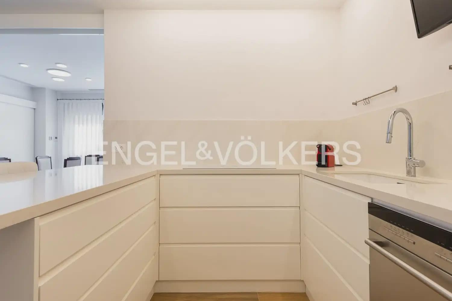 3 bedroom Villa for sale in Benifaio with garage - € 695,000 (Ref: 9898212)