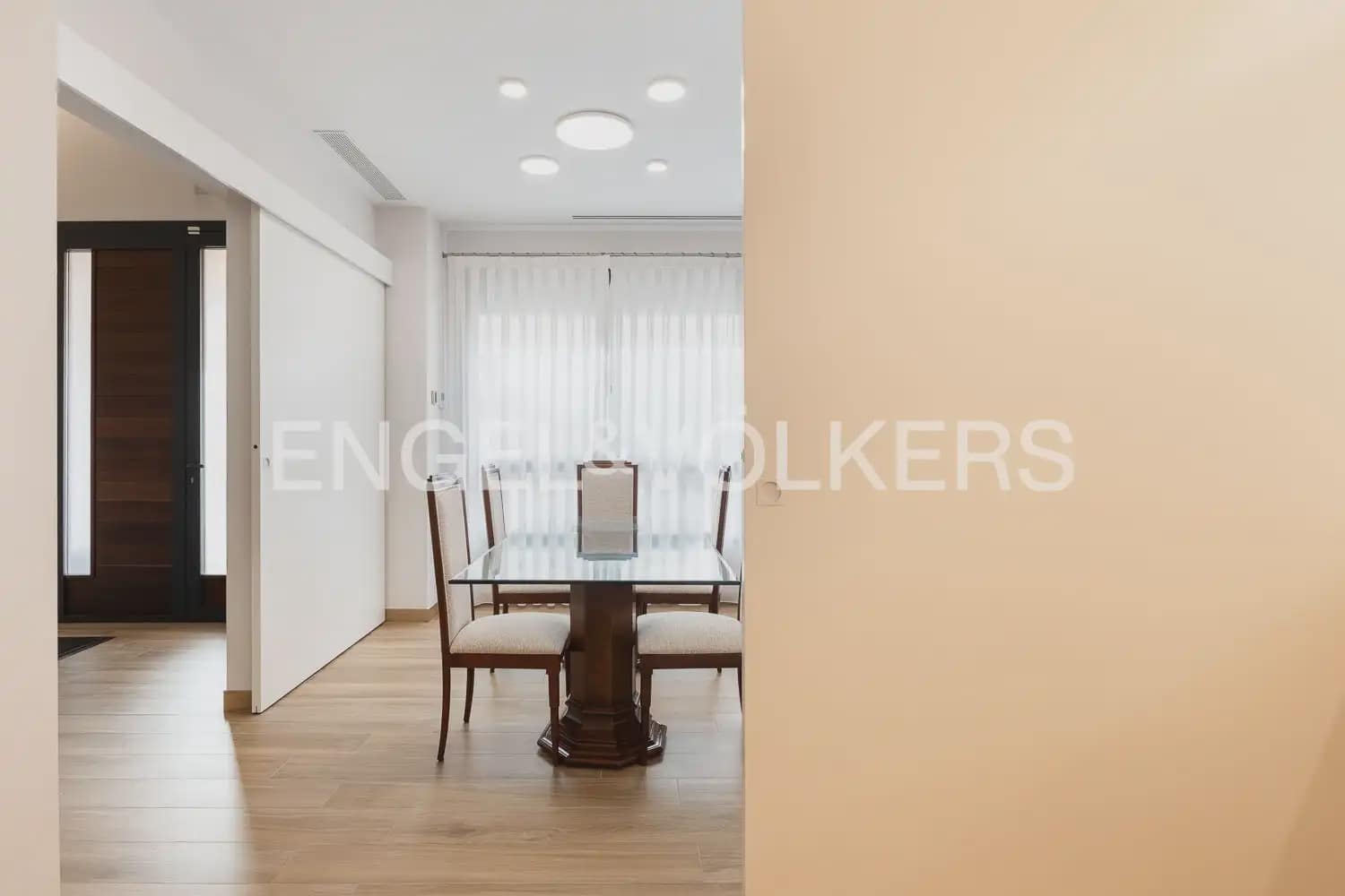 3 bedroom Villa for sale in Benifaio with garage - € 695,000 (Ref: 9898212)