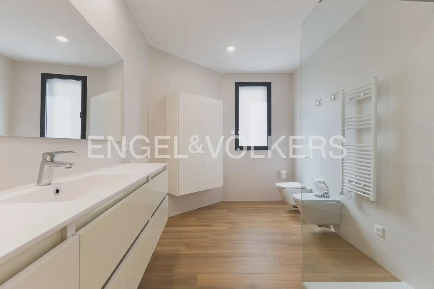 3 bedroom Villa for sale in Benifaio with garage - € 695,000 (Ref: 9898212)