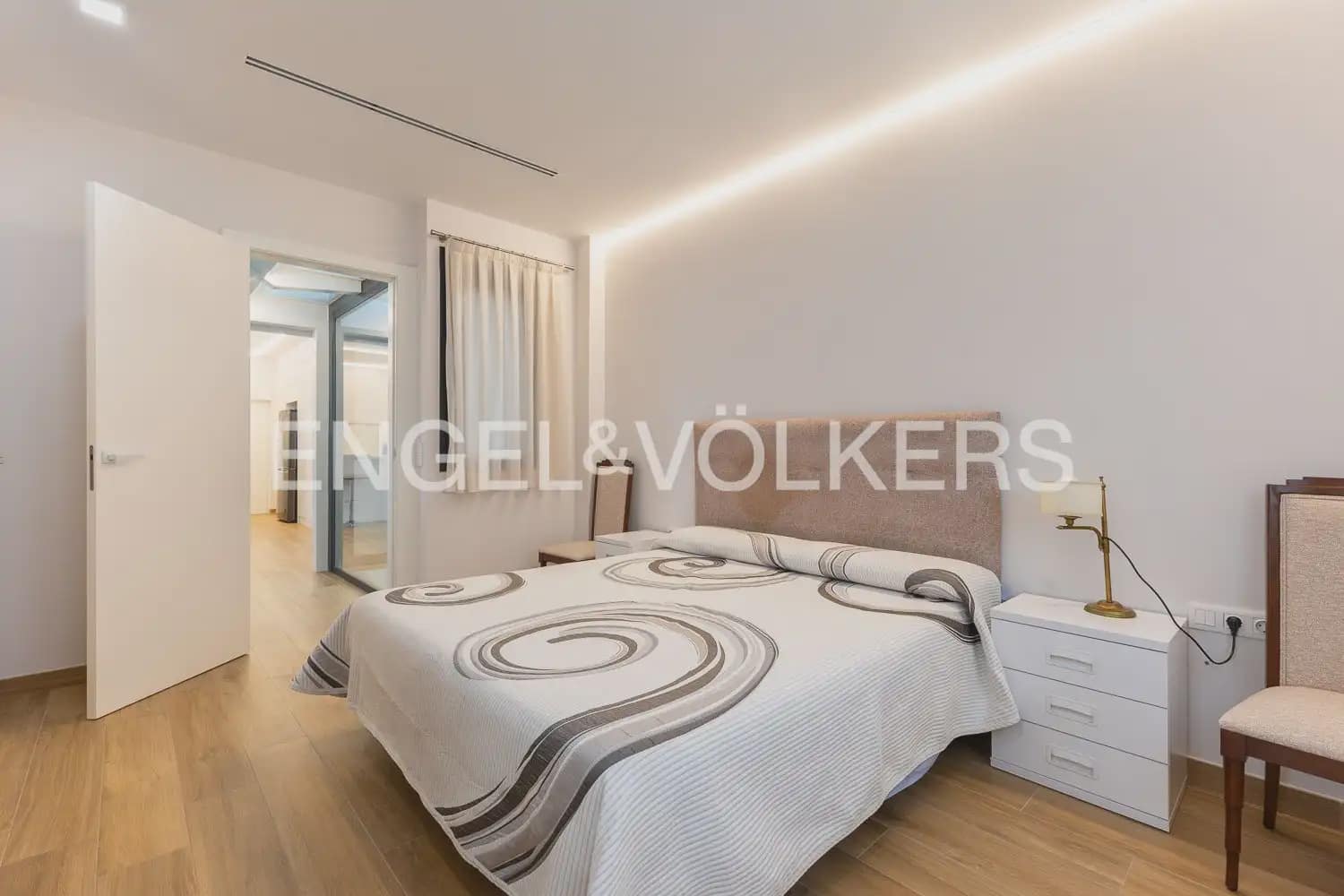 3 bedroom Villa for sale in Benifaio with garage - € 695,000 (Ref: 9898212)