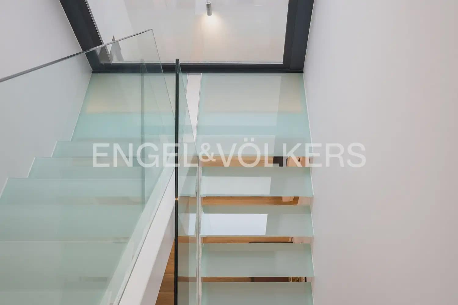 3 bedroom Villa for sale in Benifaio with garage - € 695,000 (Ref: 9898212)