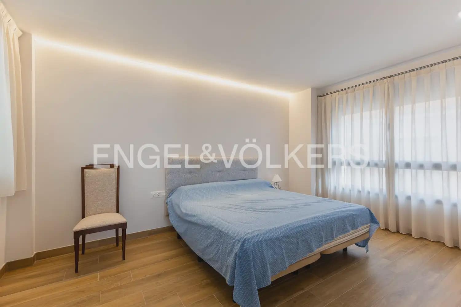 3 bedroom Villa for sale in Benifaio with garage - € 695,000 (Ref: 9898212)