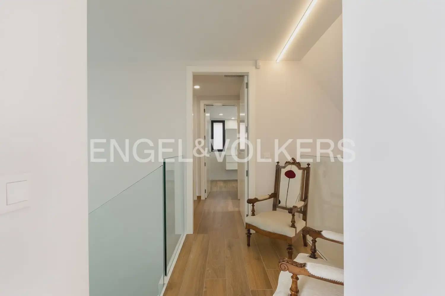 3 bedroom Villa for sale in Benifaio with garage - € 695,000 (Ref: 9898212)