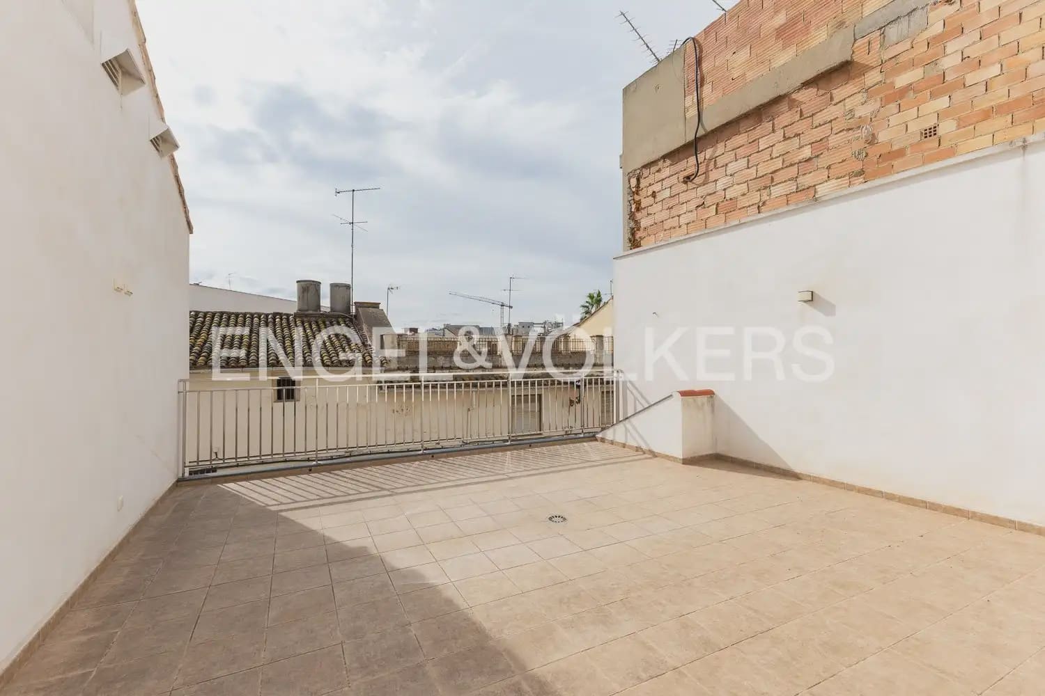 3 bedroom Villa for sale in Benifaio with garage - € 695,000 (Ref: 9898212)