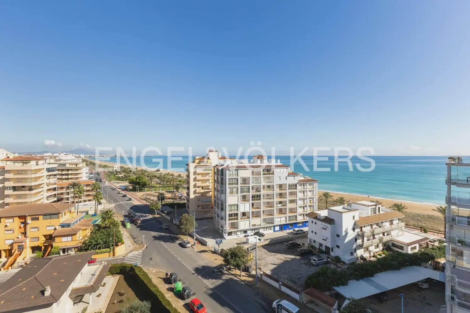Ático de 2 habitaciones en Peñíscola en venta con piscina garaje - 390.000 € (Ref: 9898215)
