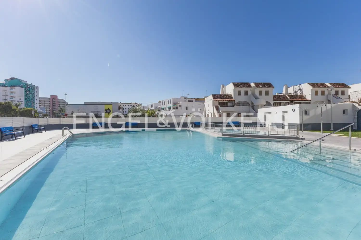 Ático de 2 habitaciones en Peñíscola en venta con piscina garaje - 390.000 € (Ref: 9898215)