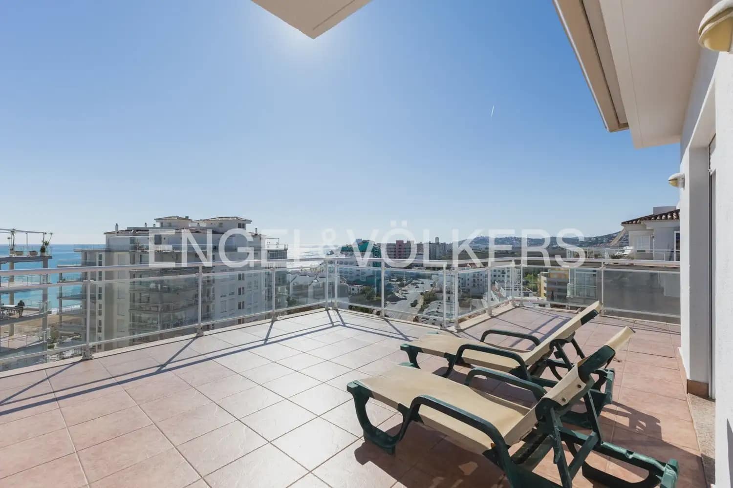 Ático de 2 habitaciones en Peñíscola en venta con piscina garaje - 390.000 € (Ref: 9898215)