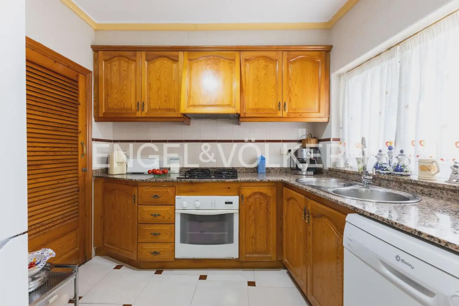 3 makuuhuone Omakotitalo myytävänä paikassa Denia - 425 000 € (Ref: 9898218)