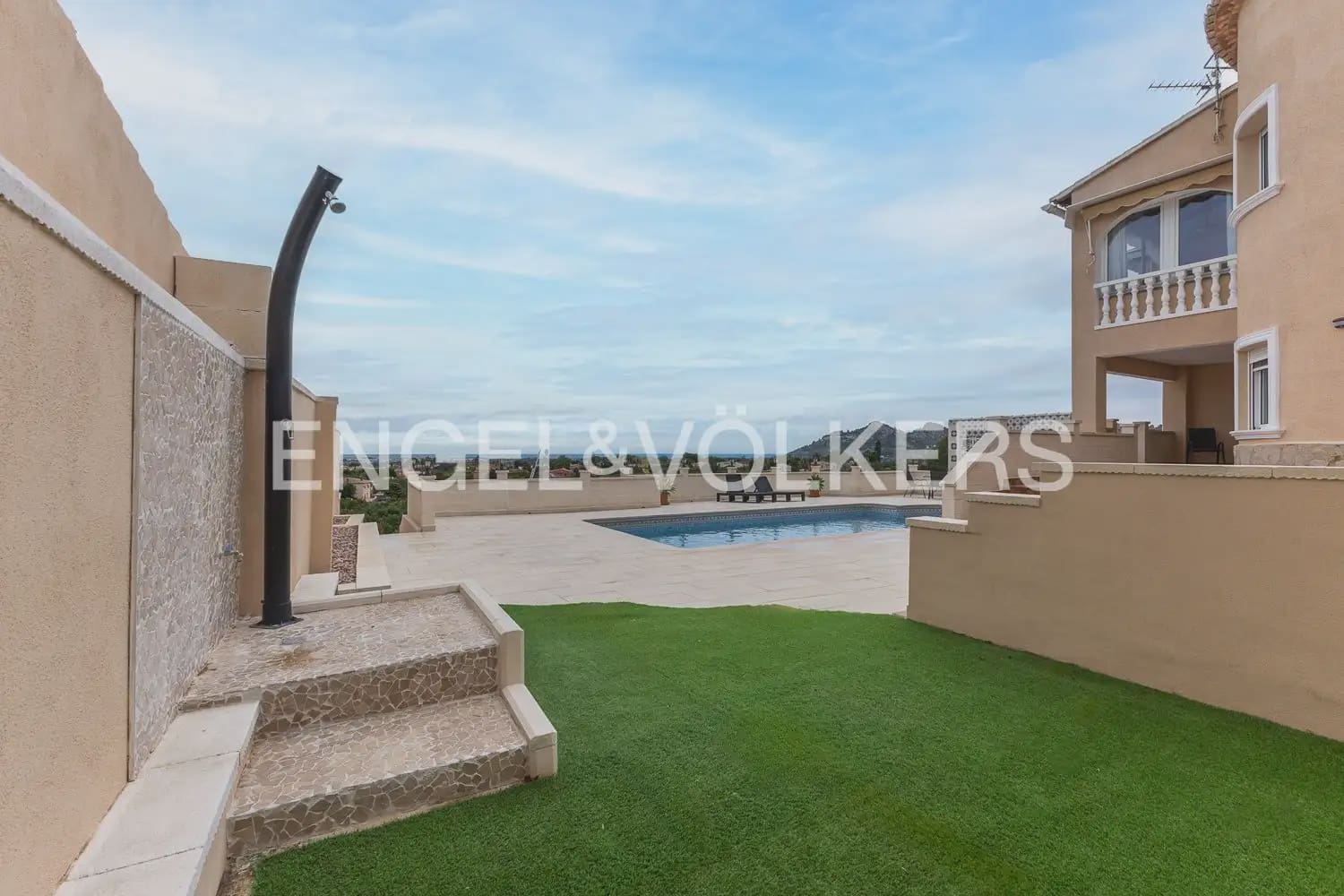 4 quarto Moradia para venda em Pedreguer com piscina garagem - 494 000 € (Ref: 9898221)