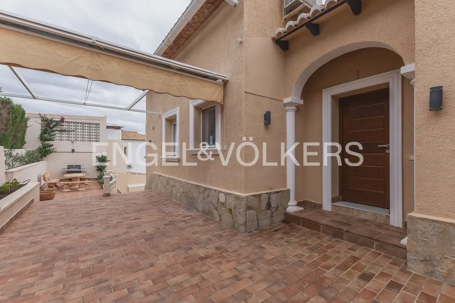 4 quarto Moradia para venda em Pedreguer com piscina garagem - 494 000 € (Ref: 9898221)