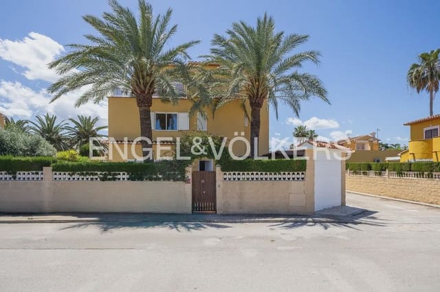 4 slaapkamer Villa te koop in Les Bassetes - El Marjal, Dénia met zwembad garage - € 579.000 (Ref: 9898223)