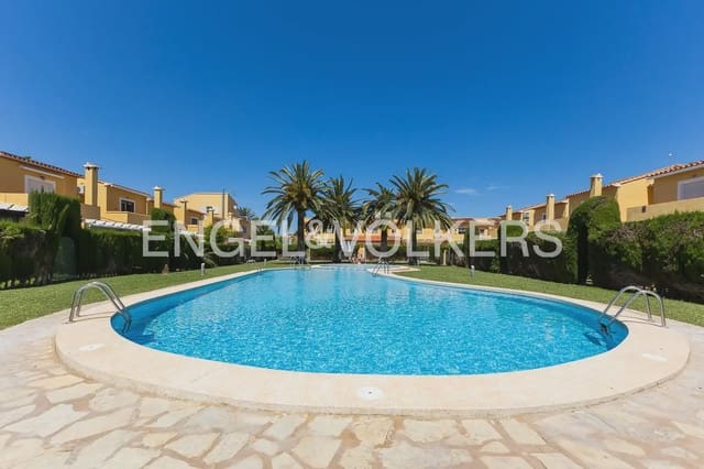 4 slaapkamer Villa te koop in Les Bassetes - El Marjal, Dénia met zwembad garage - € 579.000 (Ref: 9898223)