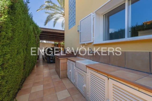 4 slaapkamer Villa te koop in Les Bassetes - El Marjal, Dénia met zwembad garage - € 579.000 (Ref: 9898223)