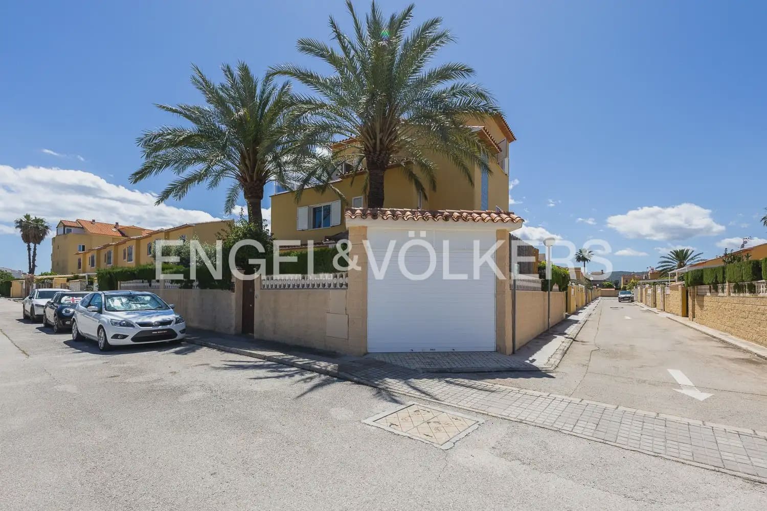 4 slaapkamer Villa te koop in Denia met zwembad garage - € 579.000 (Ref: 9898223)