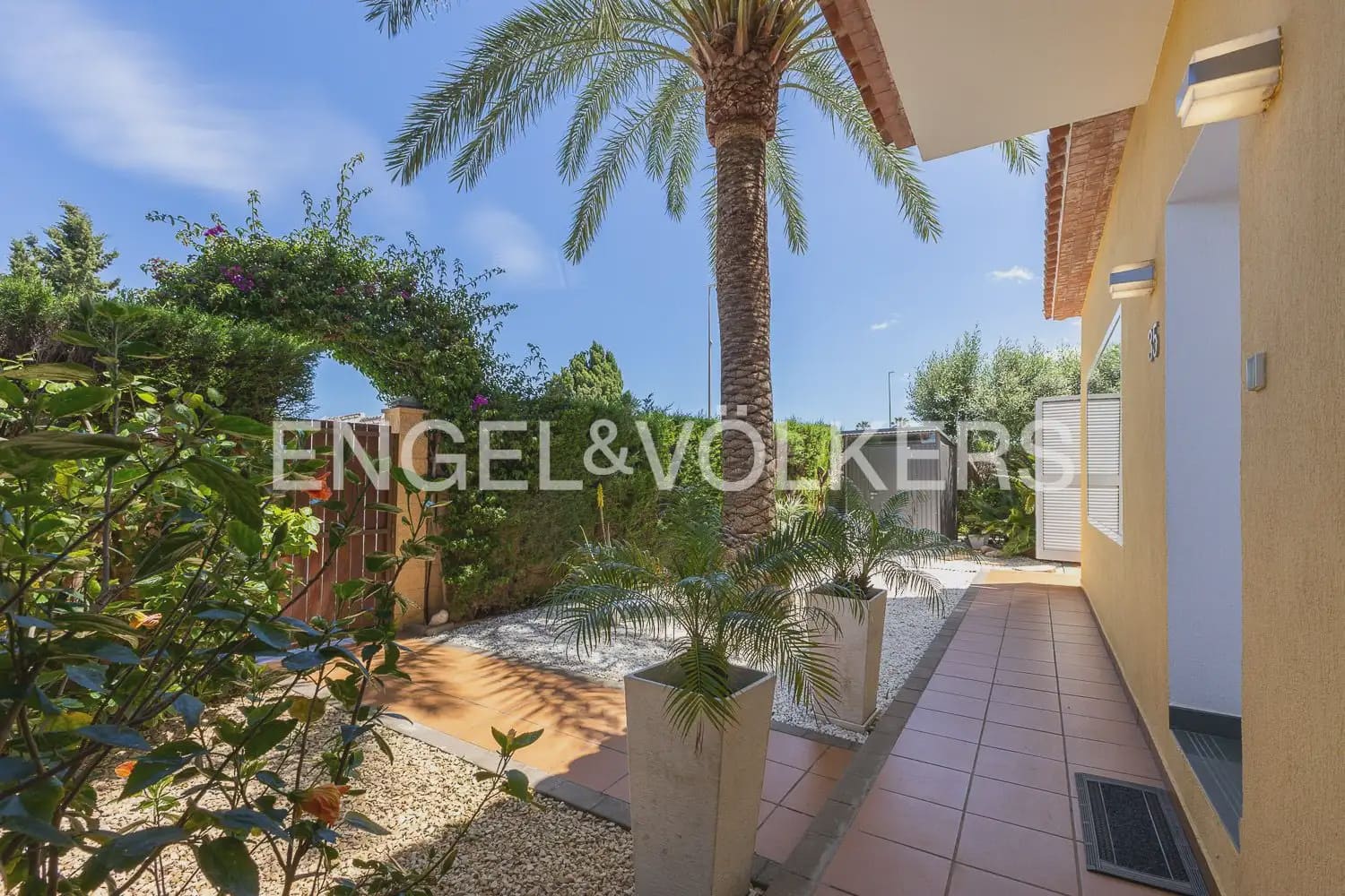 4 slaapkamer Villa te koop in Denia met zwembad garage - € 579.000 (Ref: 9898223)