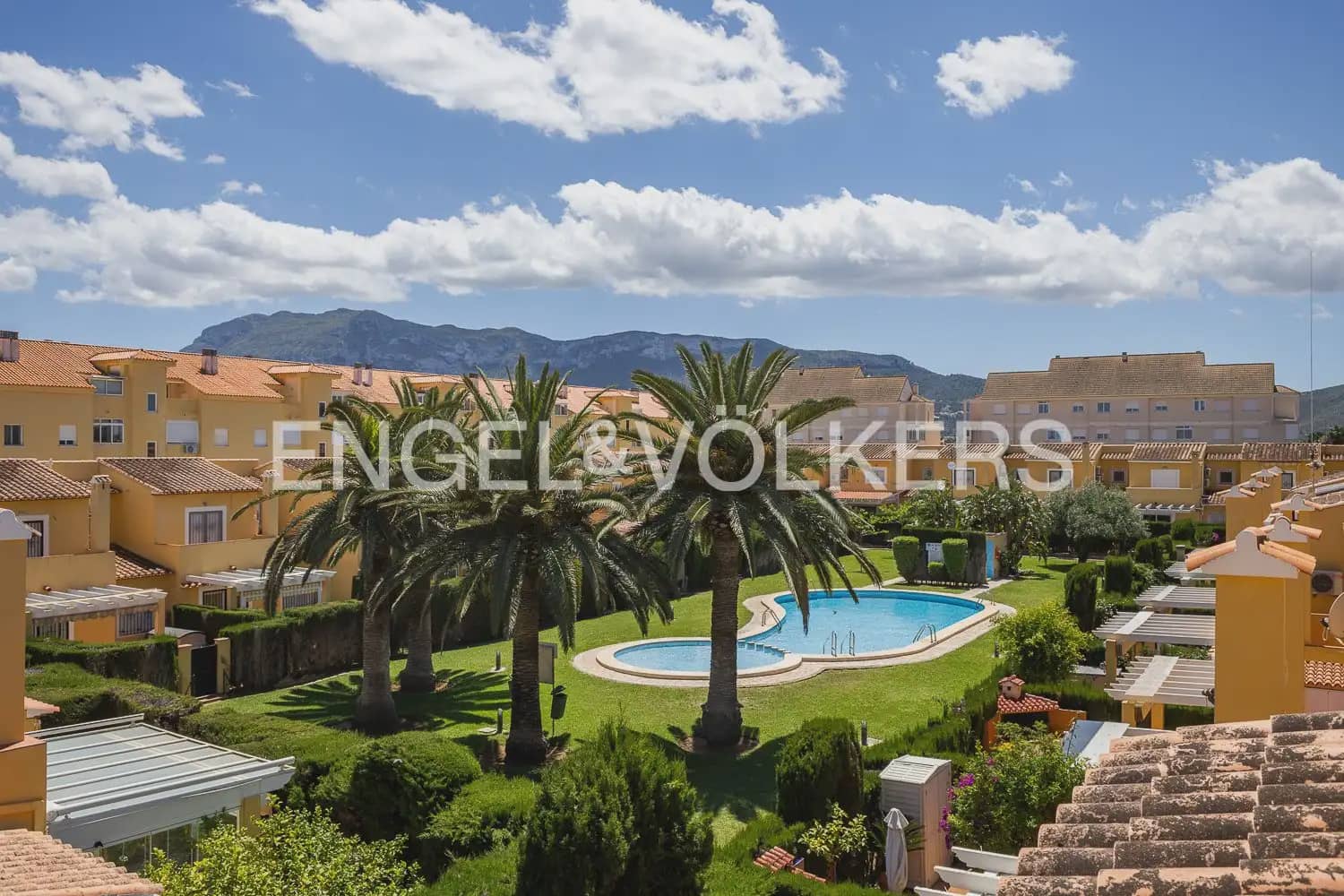 4 slaapkamer Villa te koop in Denia met zwembad garage - € 579.000 (Ref: 9898223)