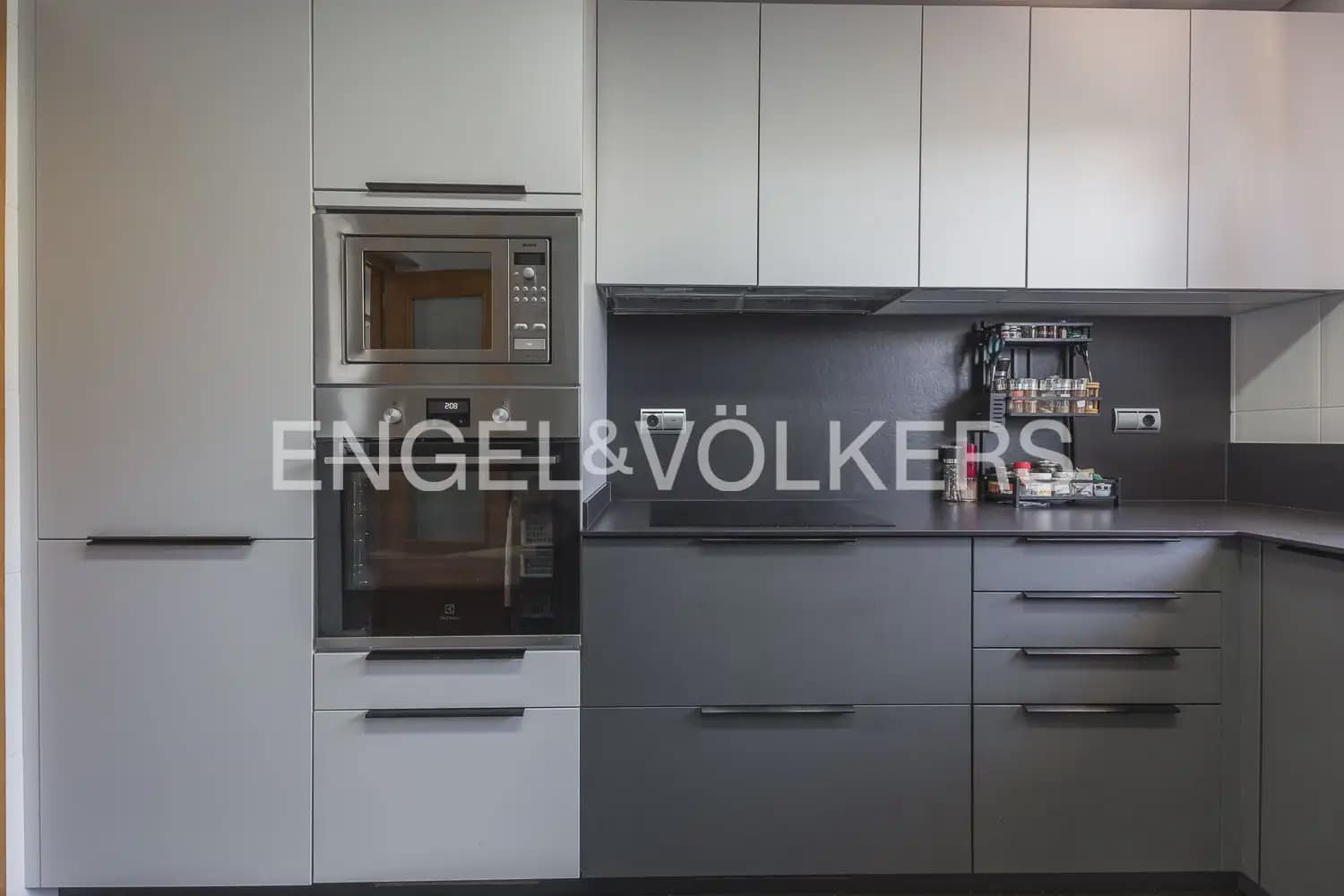 4 slaapkamer Villa te koop in Denia met zwembad garage - € 579.000 (Ref: 9898223)