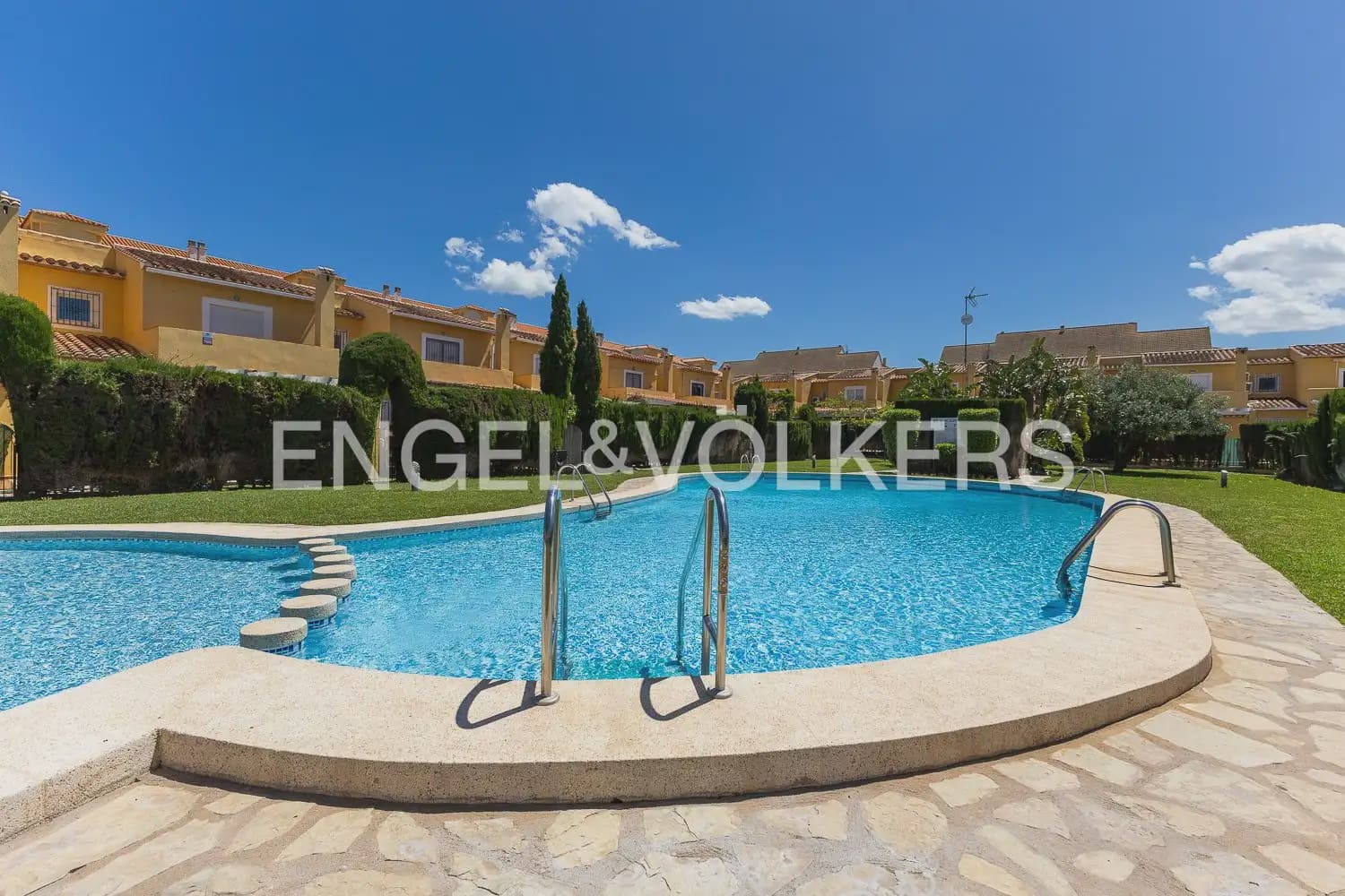 4 slaapkamer Villa te koop in Denia met zwembad garage - € 579.000 (Ref: 9898223)