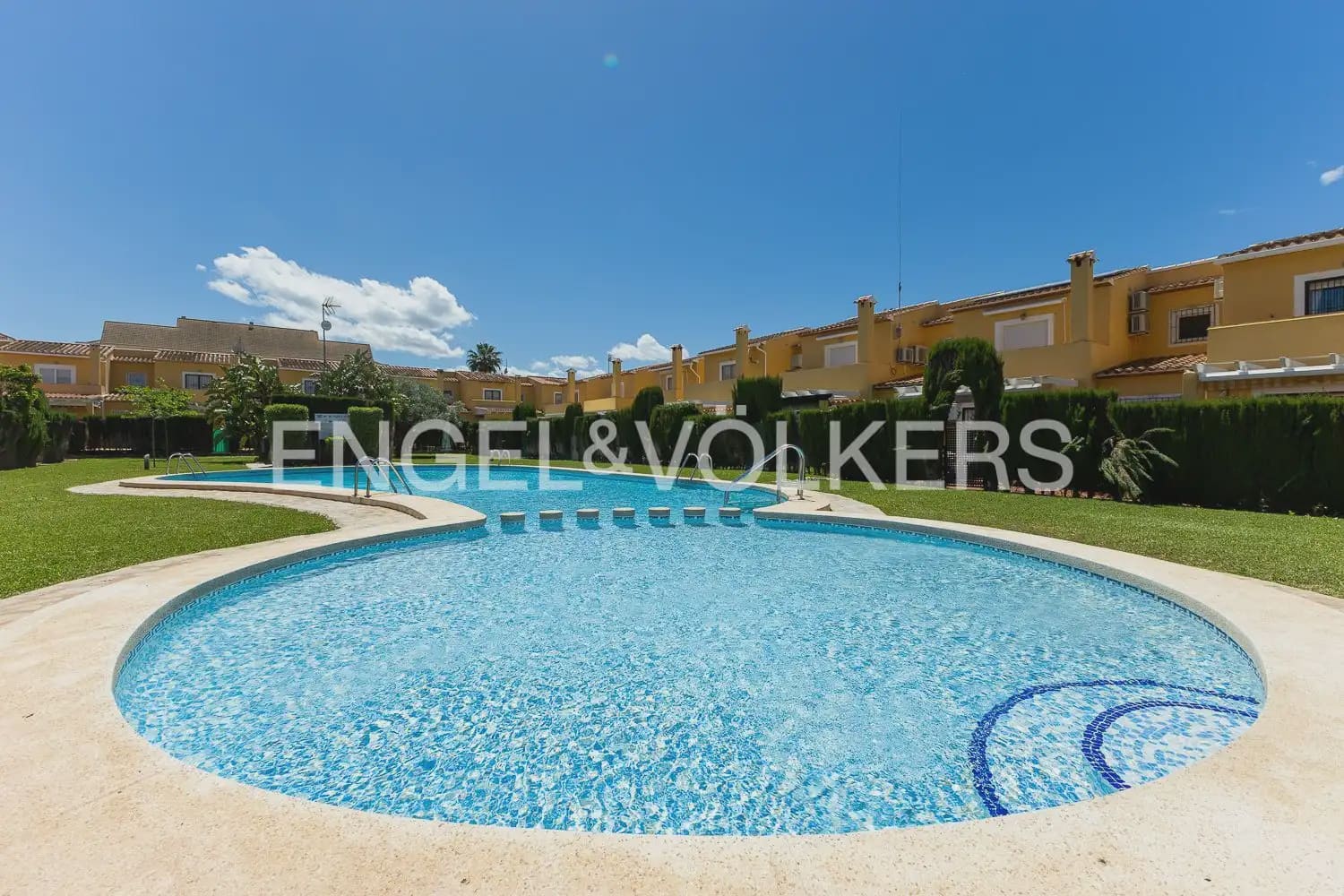 4 slaapkamer Villa te koop in Denia met zwembad garage - € 579.000 (Ref: 9898223)