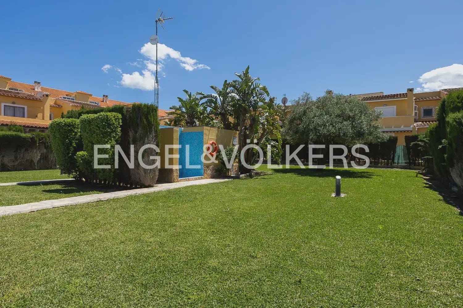 4 slaapkamer Villa te koop in Denia met zwembad garage - € 579.000 (Ref: 9898223)