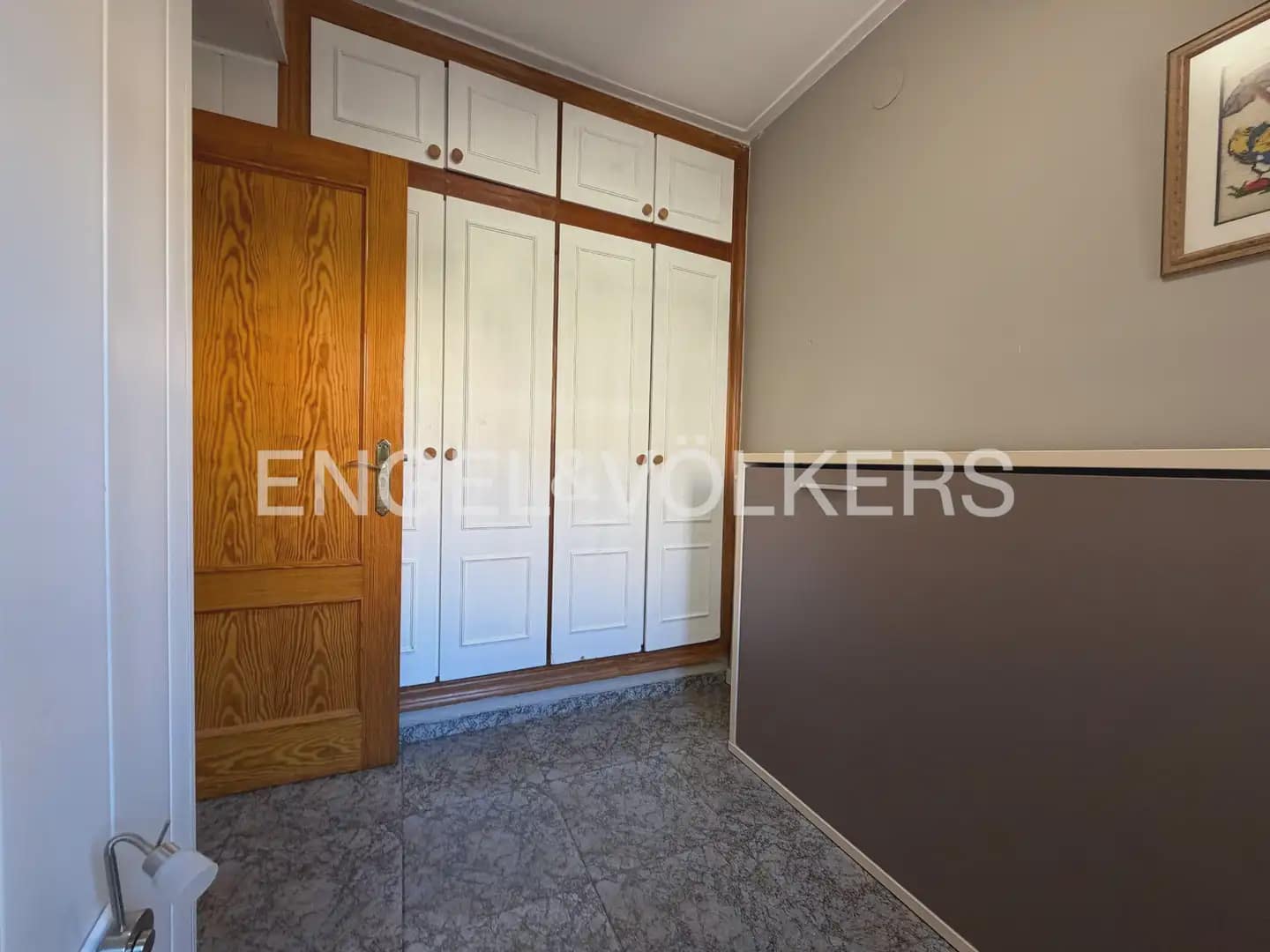 5 bedroom Townhouse for rent in Valencia city - € 4,000 (Ref: 9898225)