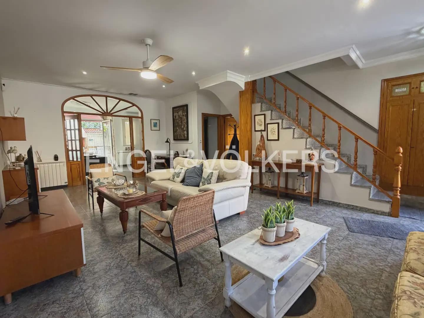 5 bedroom Townhouse for rent in Valencia city - € 4,000 (Ref: 9898225)