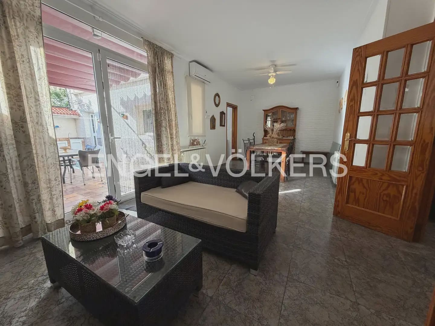 5 bedroom Townhouse for rent in Valencia city - € 4,000 (Ref: 9898225)
