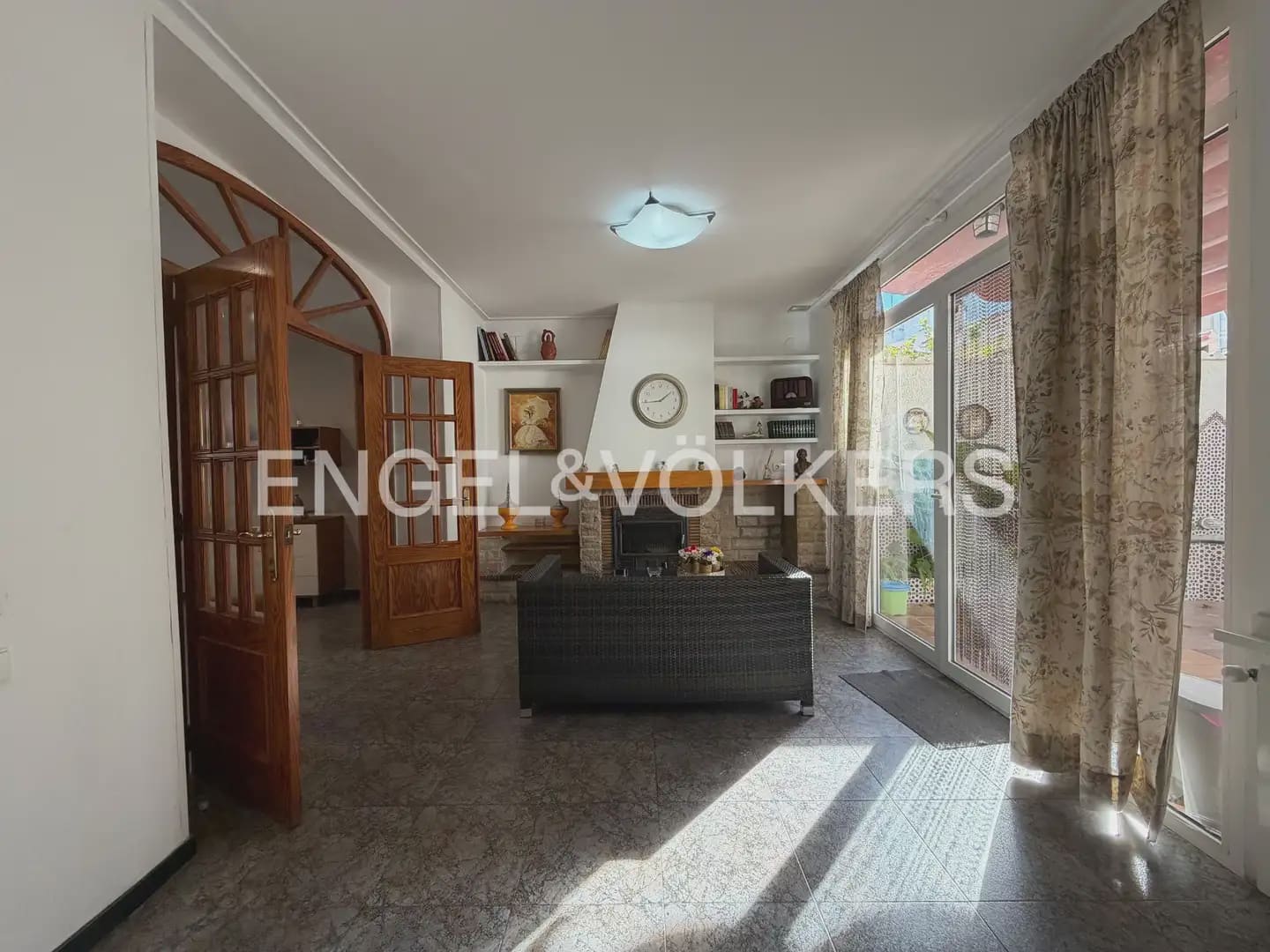 5 bedroom Townhouse for rent in Valencia city - € 4,000 (Ref: 9898225)