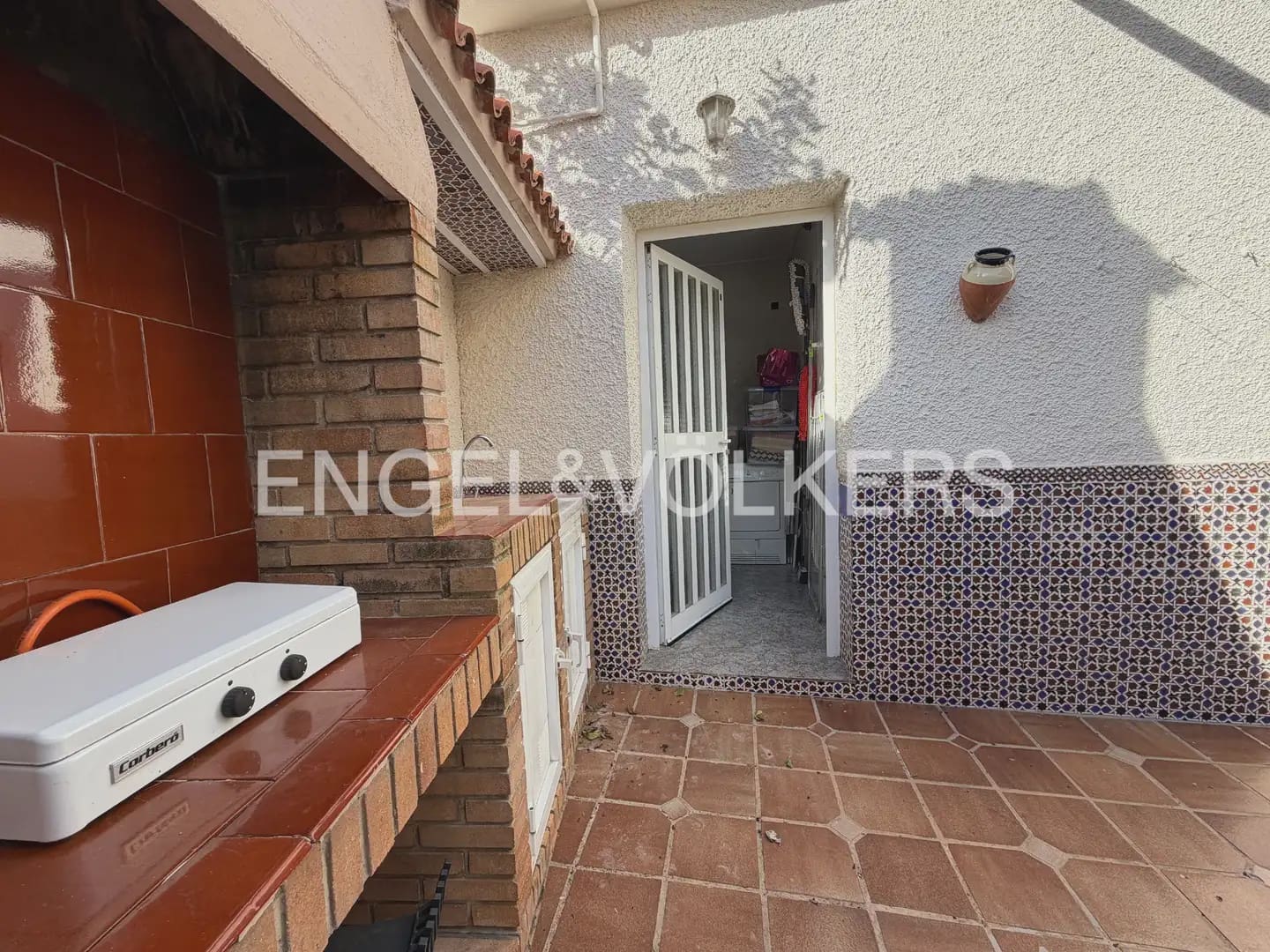 5 bedroom Townhouse for rent in Valencia city - € 4,000 (Ref: 9898225)