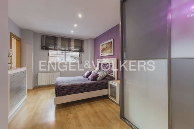 3 bedroom Townhouse for sale in Benicalap, Valencia city with pool garage - € 795,000 (Ref: 9898226)