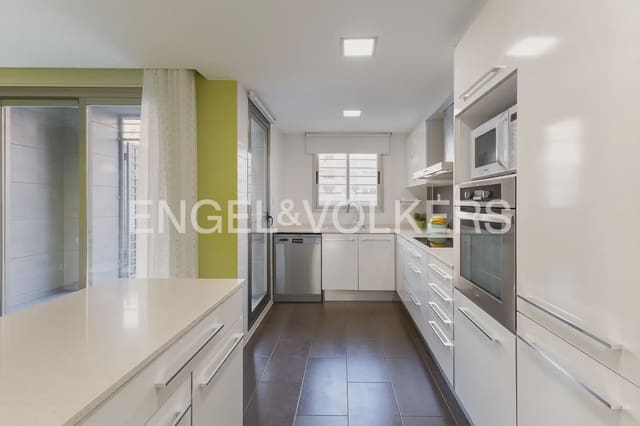 3 bedroom Townhouse for sale in Benicalap, Valencia city with pool garage - € 795,000 (Ref: 9898226)
