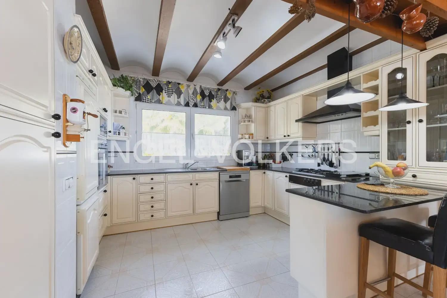 5 bedroom Villa for sale in Alcala de Xivert with pool garage - € 775,000 (Ref: 9898227)