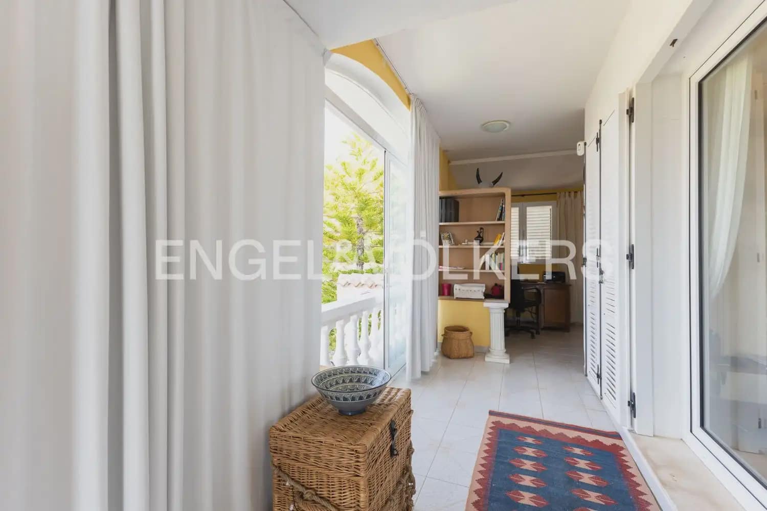 5 bedroom Villa for sale in Alcala de Xivert with pool garage - € 775,000 (Ref: 9898227)