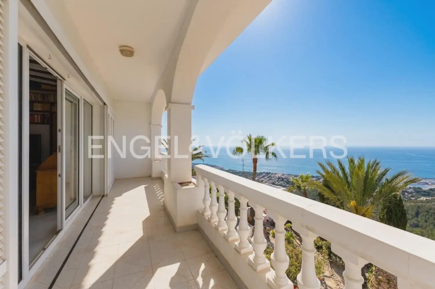 5 bedroom Villa for sale in Alcala de Xivert with pool garage - € 775,000 (Ref: 9898227)