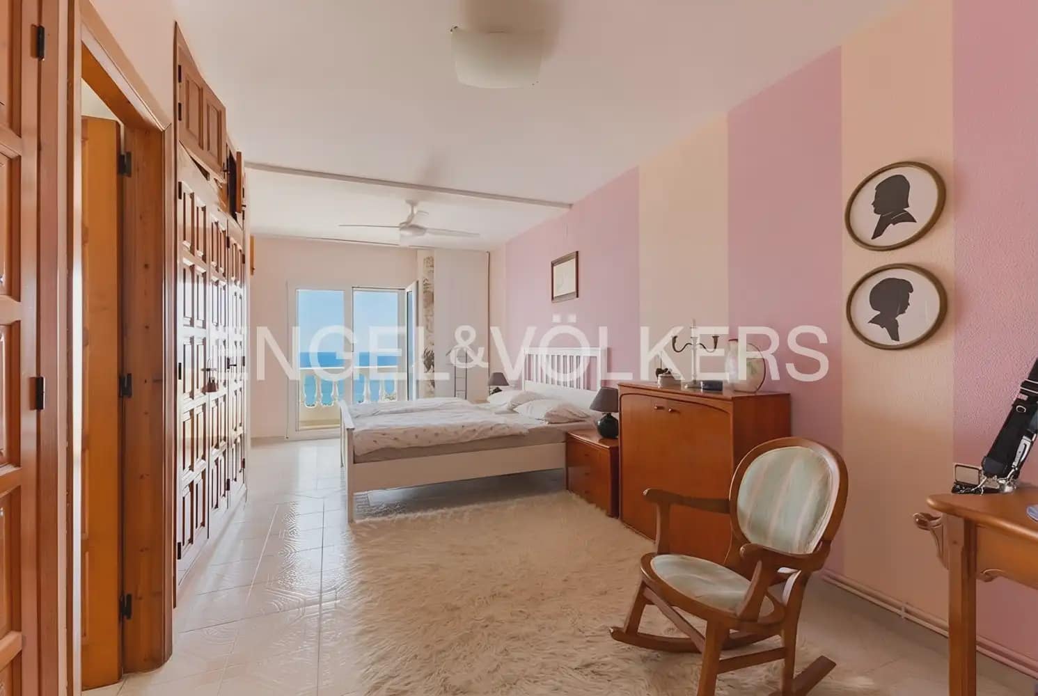 5 bedroom Villa for sale in Alcala de Xivert with pool garage - € 775,000 (Ref: 9898227)