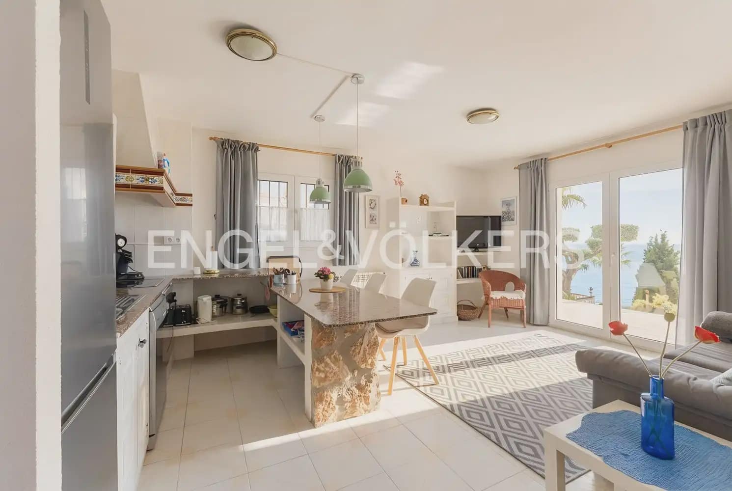 5 bedroom Villa for sale in Alcala de Xivert with pool garage - € 775,000 (Ref: 9898227)