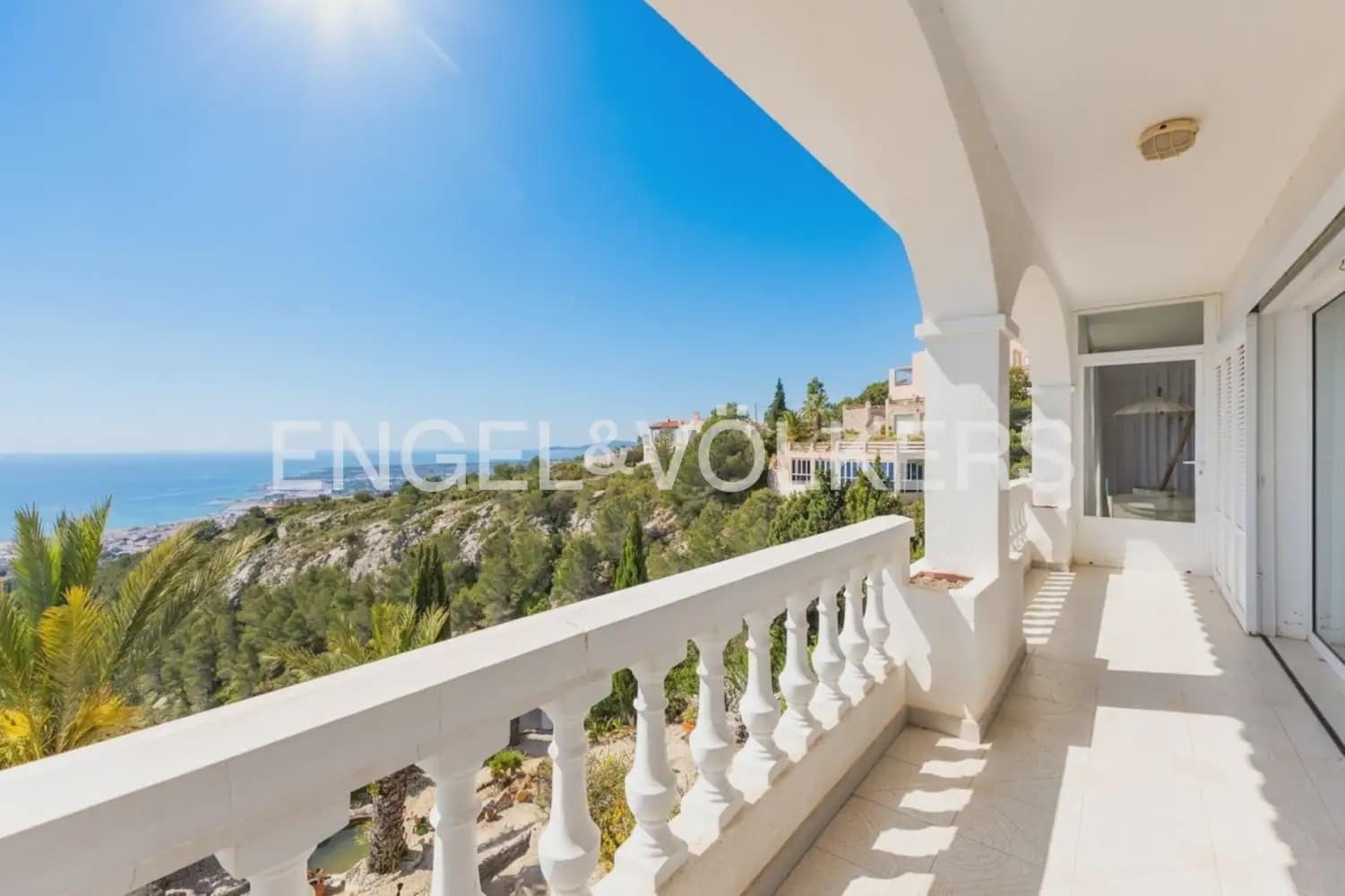5 bedroom Villa for sale in Alcala de Xivert with pool garage - € 775,000 (Ref: 9898227)