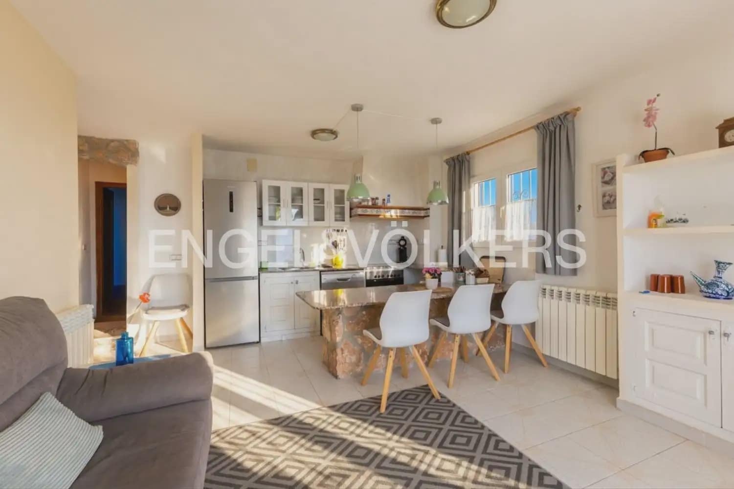 5 bedroom Villa for sale in Alcala de Xivert with pool garage - € 775,000 (Ref: 9898227)