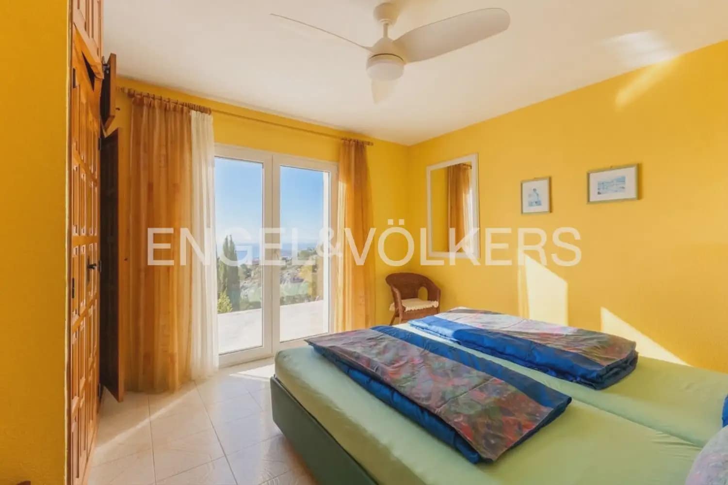 5 bedroom Villa for sale in Alcala de Xivert with pool garage - € 775,000 (Ref: 9898227)