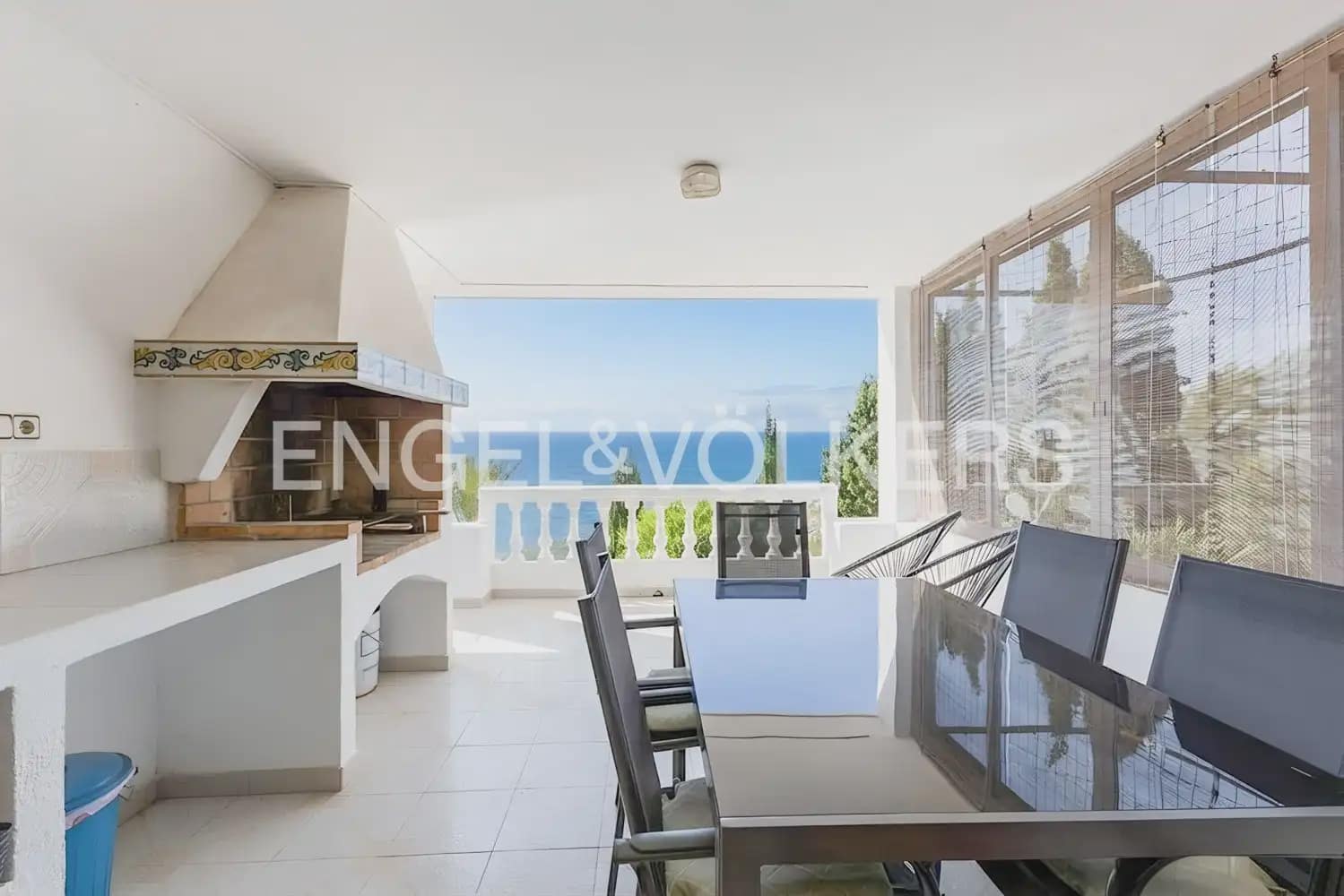 5 bedroom Villa for sale in Alcala de Xivert with pool garage - € 775,000 (Ref: 9898227)