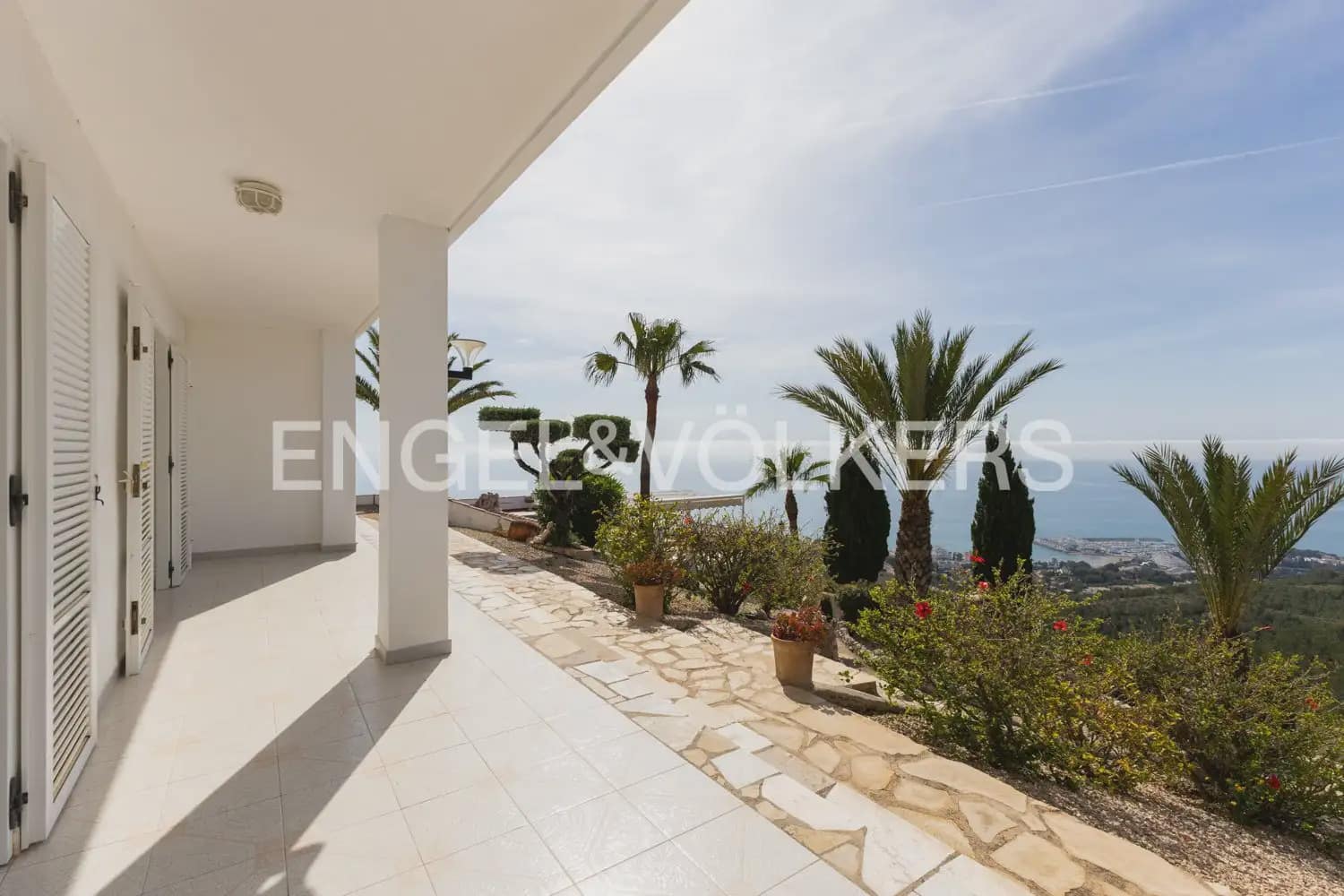 5 bedroom Villa for sale in Alcala de Xivert with pool garage - € 775,000 (Ref: 9898227)