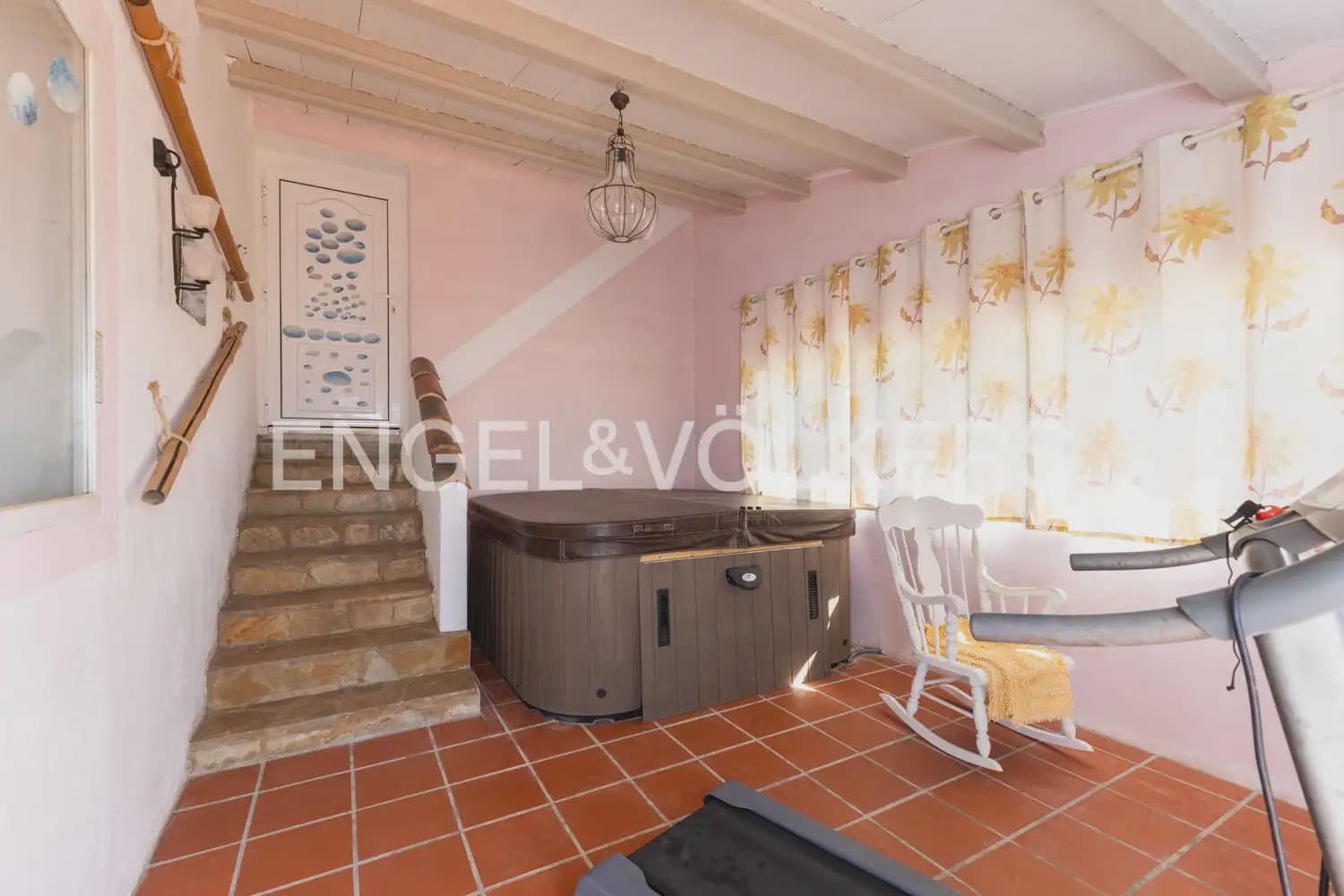 5 bedroom Villa for sale in Alcala de Xivert with pool garage - € 775,000 (Ref: 9898227)
