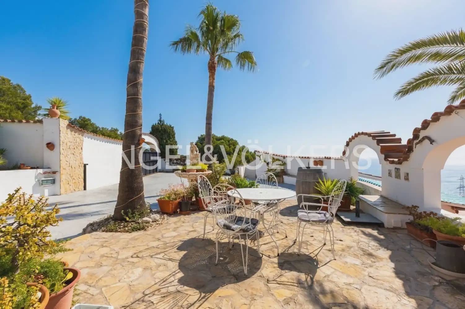 5 bedroom Villa for sale in Alcala de Xivert with pool garage - € 775,000 (Ref: 9898227)